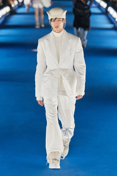 Look 40